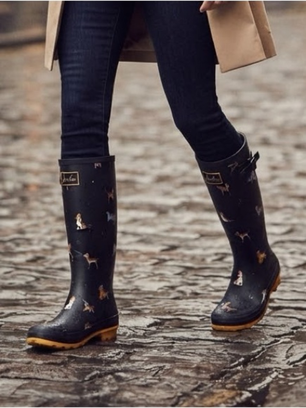 Joules Women's Welly Print Black Dogs Knee-High Rubber
Rain Boot -IS 8